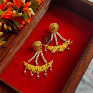 Thea's Light-Weighted Sabeki Earrings