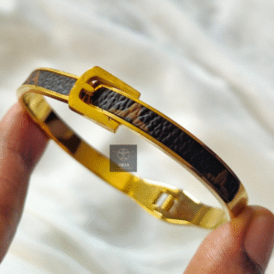 Thea's Buckle Designed Openable Bangle