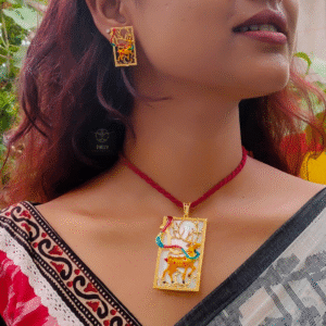 Thea's Shell Based Gold-Plated Pendant Necklace Set