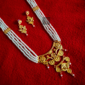 Thea's Traditional Pendant Necklace Set