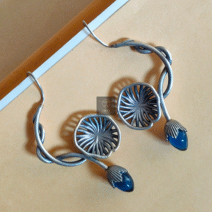Thea's Trendy Earcuffs