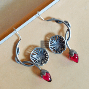 Thea's Trendy Earcuffs