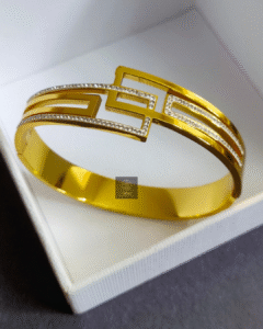 Thea's Classy Contemporary Designed Openable Bangle