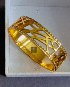 Thea's Solid Shaped Openable Bangle