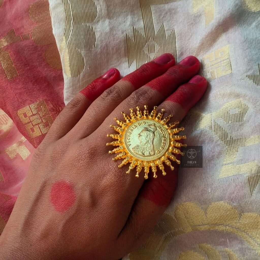 Thea's Ginni Adjustable Statement Ring