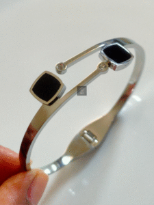Thea's Black Stoned Silver Toned Geometric Bracelet