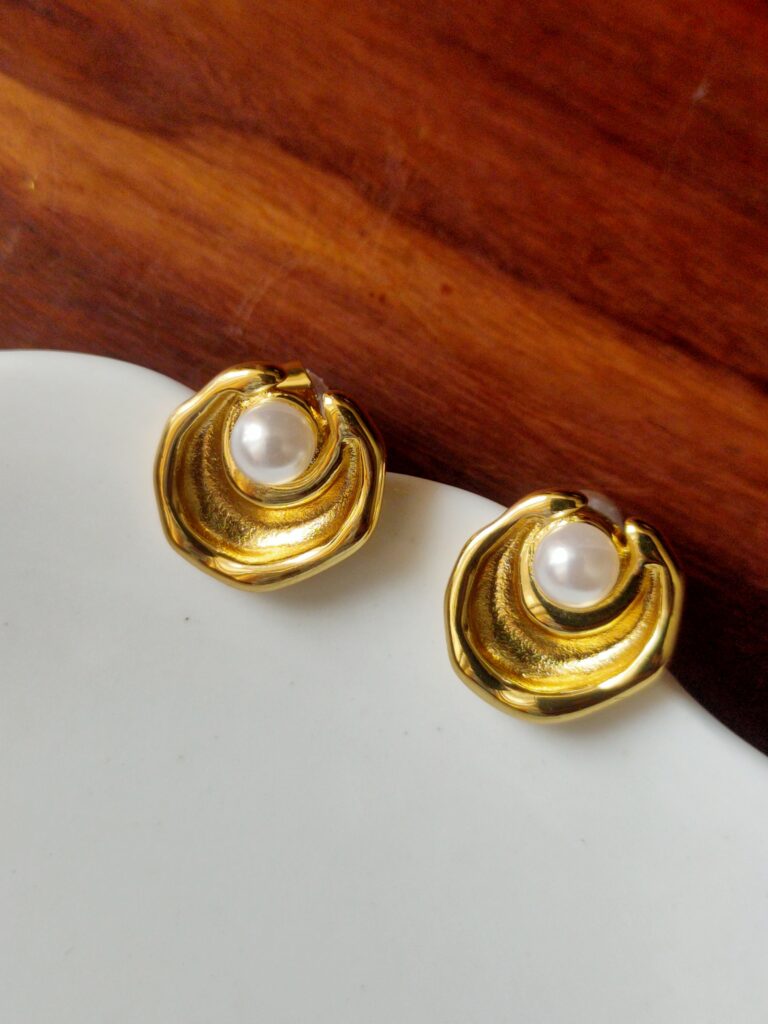 Thea's Shell Shaped Studs with Pearl