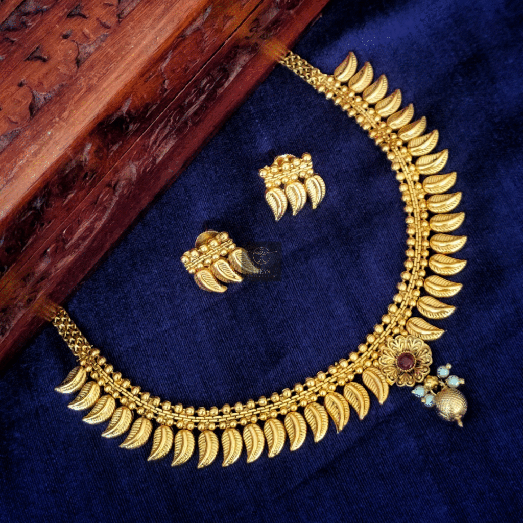 Thea's Leaf Motif Temple Necklace Set