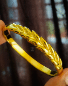 Thea's Leaf Motif Openable Anti Tarnish Bangle