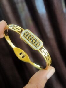 Thea's Geometric Cutwork Openable Anti Tarnish Bangle