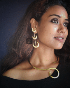 Thea's Combo Set of Abstract Hashuli and Earrings