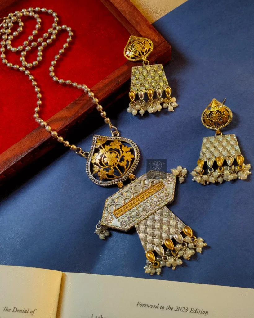 Thea's Fusion Dual Tone Pendant Necklace Set