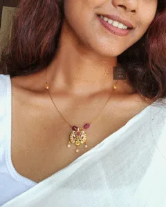 Thea's Temple Pendant Invisible Chain Necklace