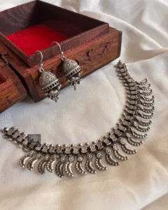 Thea's Antique Silver Look-Alike Crescent Motif Necklace Set