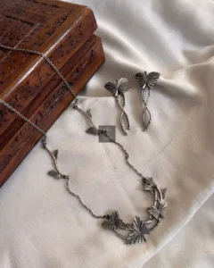 Thea's Silver Look-Alike Leaf Motif Necklace Set