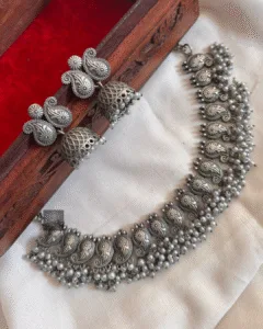 Thea's Floral Paisley Oxidized Necklace Set