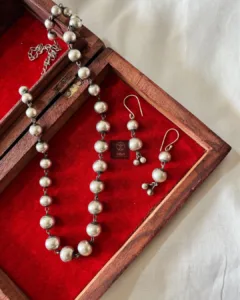 Thea's Classic Pearl Beads Necklace Set