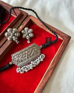 Thea's Vintage Bloom Choker