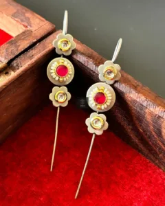 Thea's Vintage Floral Kundan Pin Bugadi