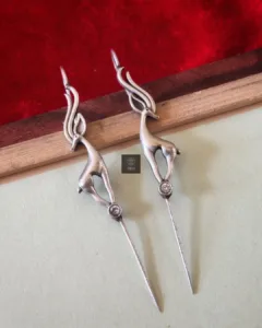 Thea's Deer Motif Pin Bugadi