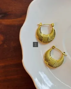 Thea's Selen Ribbed Hoops