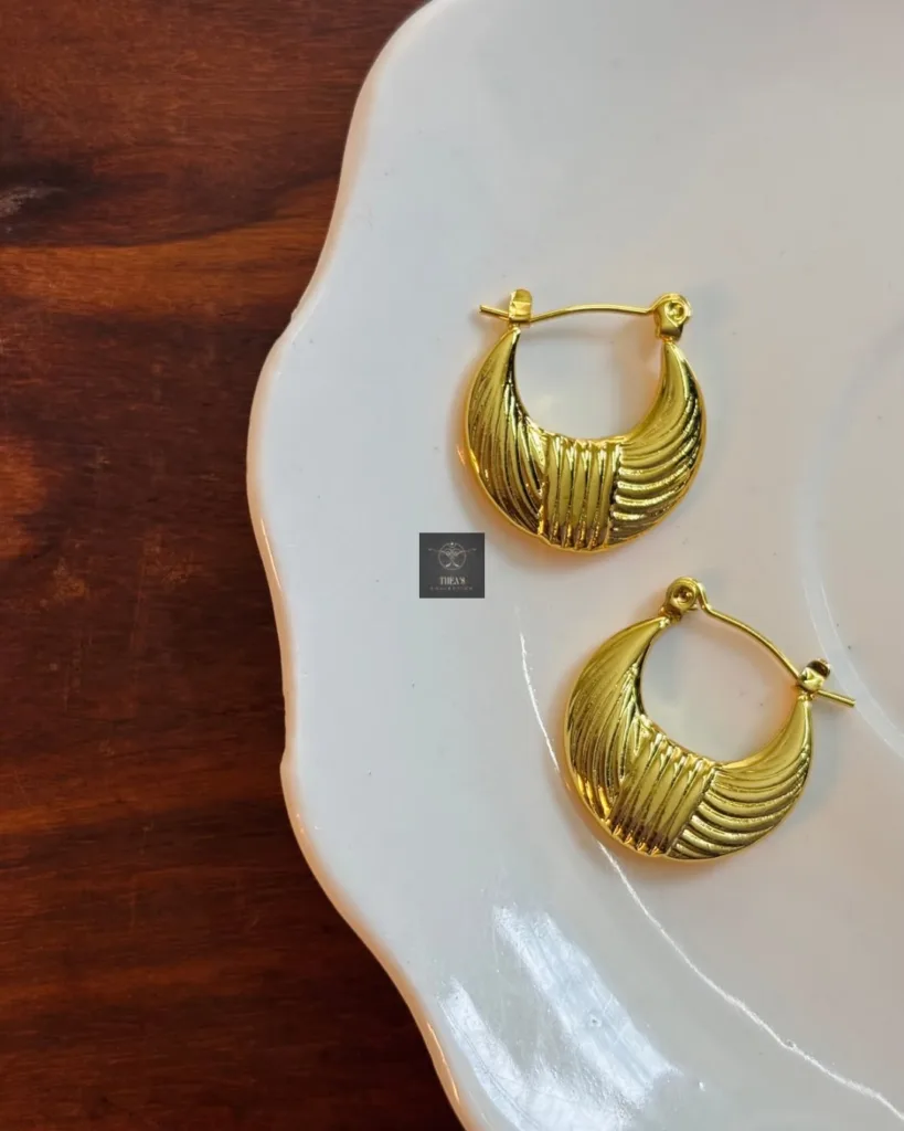 Thea's Selen Ribbed Hoops