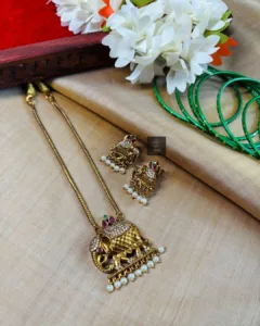 Thea's Gaja Vaibhav Temple Pendant Necklace Set