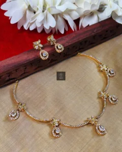 Thea's Flora Dew Necklace Set