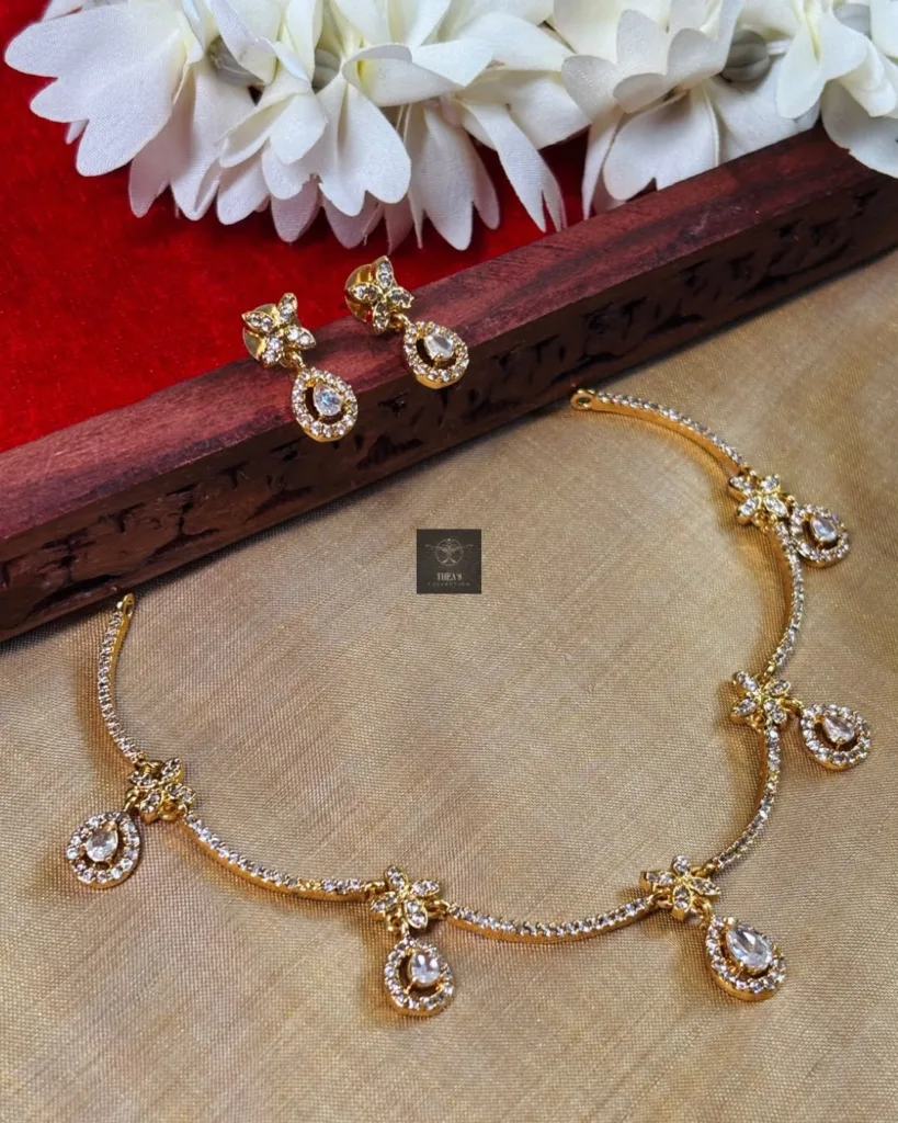 Thea's Flora Dew Necklace Set