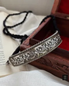 Thea's Floral Heritage Choker