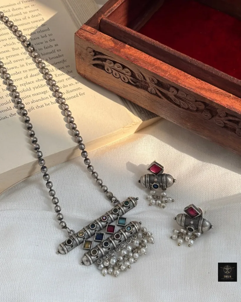 Thea's A Symphony of Silver & Colour